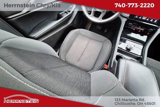 2023 Jeep Grand Cherokee L Laredo 4x4