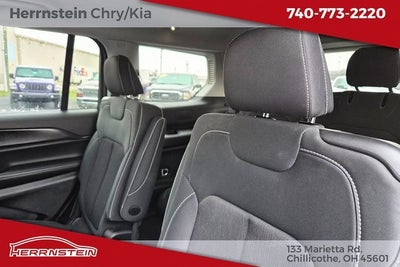 2023 Jeep Grand Cherokee L Laredo 4x4