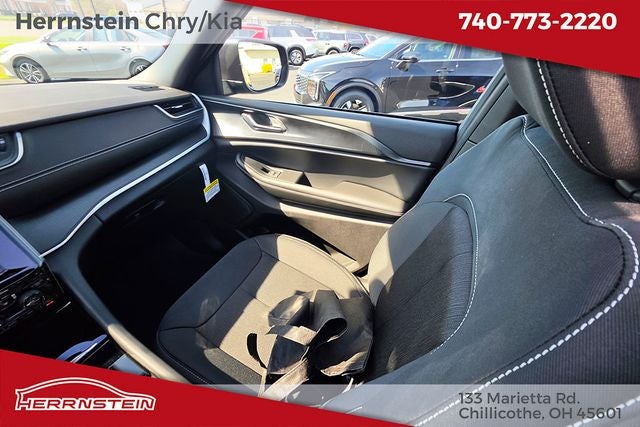 2026 Jeep Grand Cherokee GRAND CHEROKEE L LAREDO X 4X4