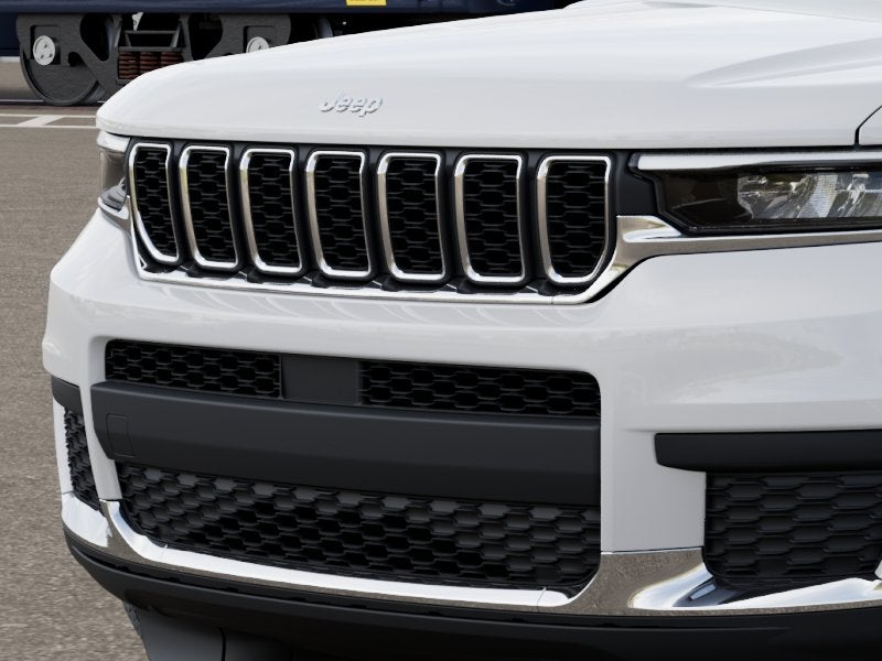 2027 Jeep Grand Cherokee Laredo