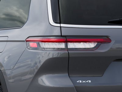 2027 Jeep Grand Cherokee Laredo