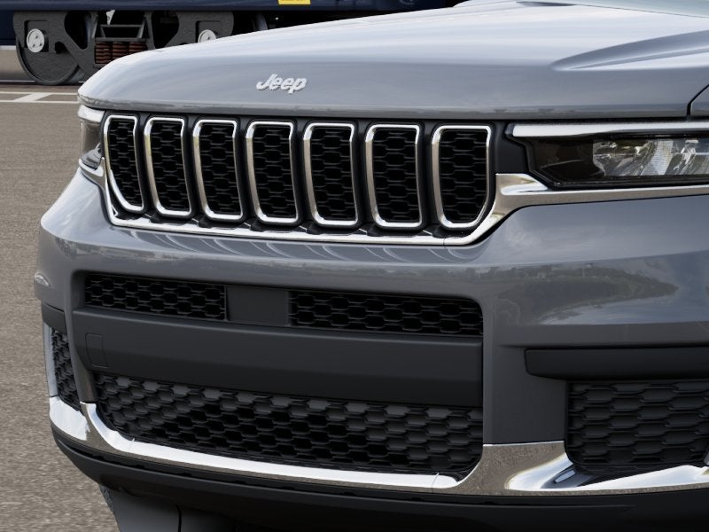 2027 Jeep Grand Cherokee Laredo