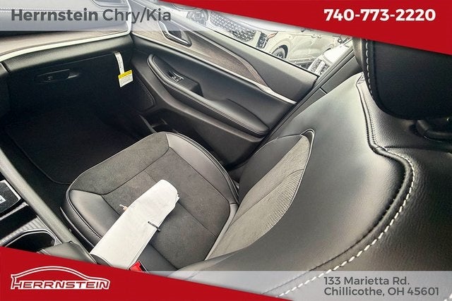 2026 Jeep Grand Cherokee GRAND CHEROKEE L LAREDO ALTITUDE 4X4