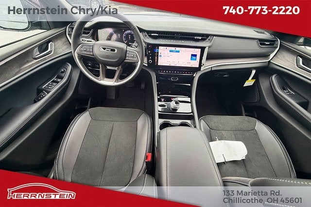 2026 Jeep Grand Cherokee GRAND CHEROKEE L LAREDO ALTITUDE 4X4