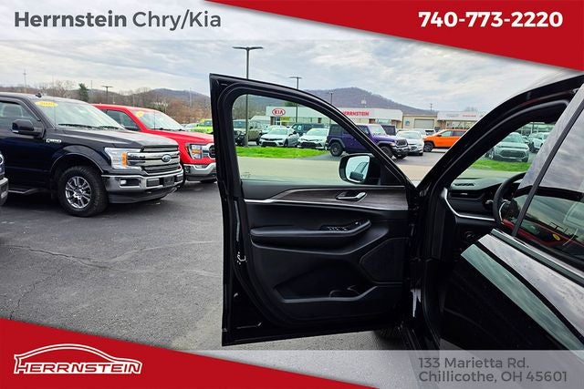 2026 Jeep Grand Cherokee GRAND CHEROKEE L LAREDO ALTITUDE 4X4