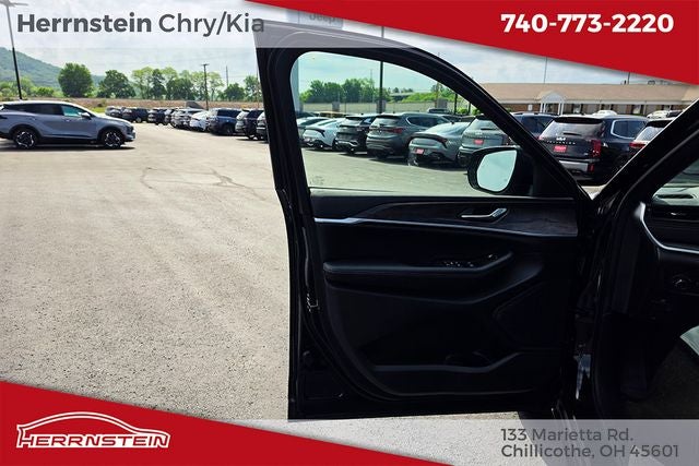 2026 Jeep Grand Cherokee GRAND CHEROKEE L LAREDO ALTITUDE 4X4