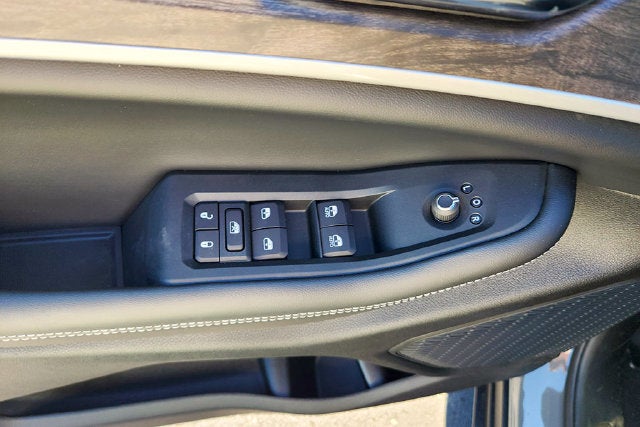 2027 Jeep Grand Cherokee Base
