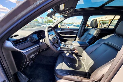 2027 Jeep Grand Cherokee Base