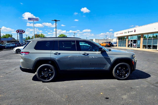 2027 Jeep Grand Cherokee Base