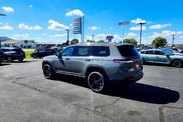 2027 Jeep Grand Cherokee Base