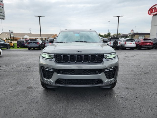 2027 Jeep Grand Cherokee Base