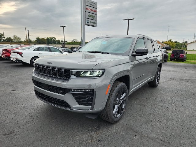 2027 Jeep Grand Cherokee Base