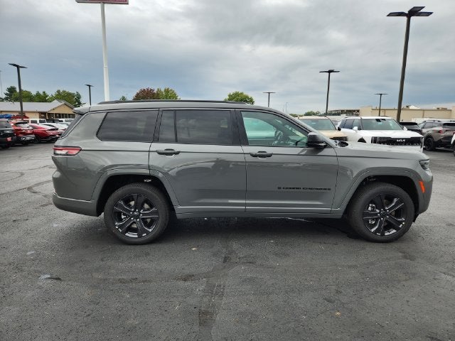 2027 Jeep Grand Cherokee Base