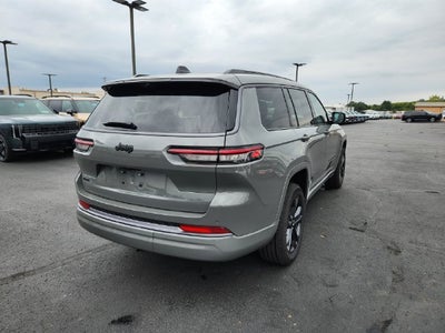 2027 Jeep Grand Cherokee Base