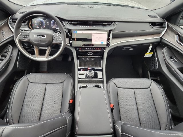 2027 Jeep Grand Cherokee Base