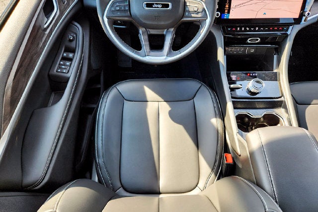 2026 Jeep Grand Cherokee Base
