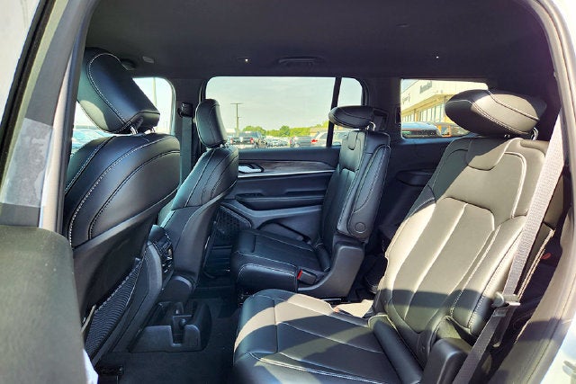 2026 Jeep Grand Cherokee Base