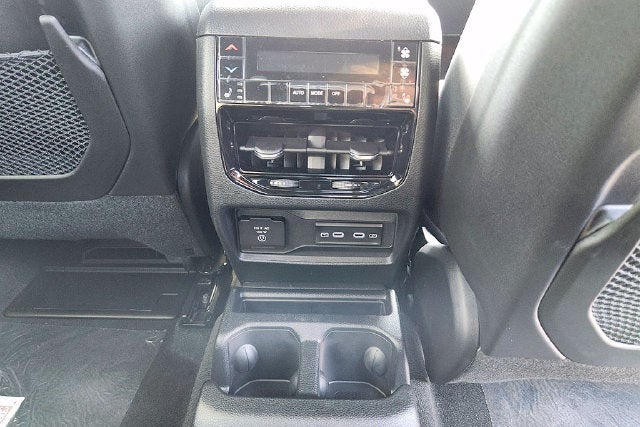 2026 Jeep Grand Cherokee Base