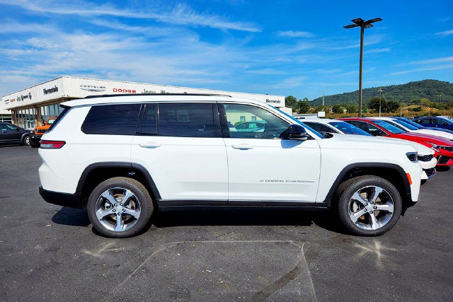 2026 Jeep Grand Cherokee Base