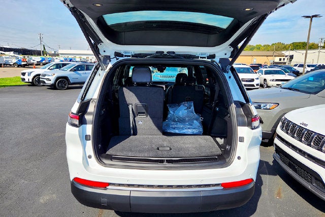 2026 Jeep Grand Cherokee Base