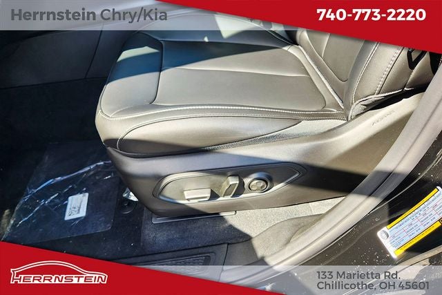 2027 Jeep Grand Cherokee Base