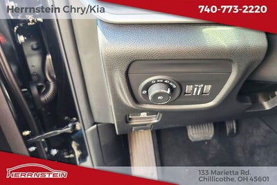 2027 Jeep Grand Cherokee Base