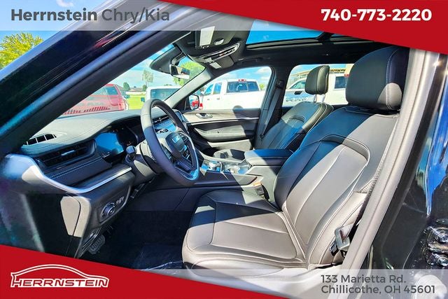 2027 Jeep Grand Cherokee Base