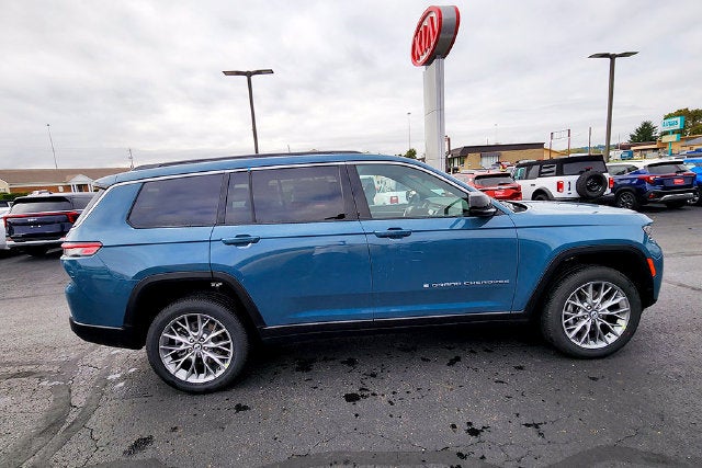 2027 Jeep Grand Cherokee Base