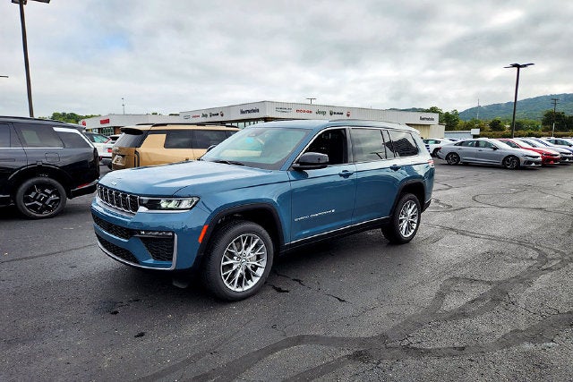 2027 Jeep Grand Cherokee Base