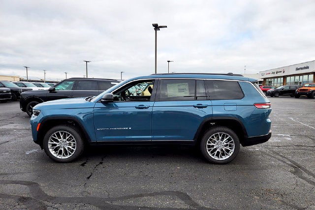 2027 Jeep Grand Cherokee Base
