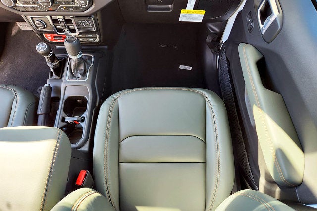 2027 Jeep Gladiator Base