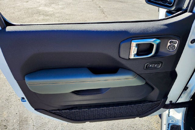 2027 Jeep Gladiator Base