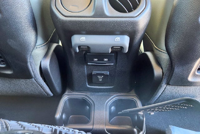2027 Jeep Gladiator Base