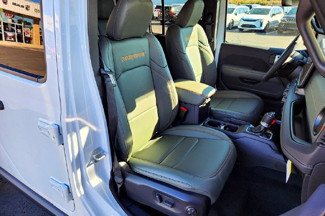 2027 Jeep Gladiator Base