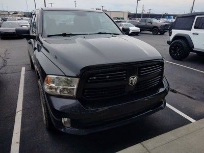 2017 RAM 1500 Express Quad Cab 4x4 6'4' Box