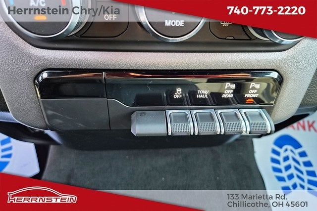 2022 RAM 1500 Big Horn Quad Cab 4x2 6'4' Box