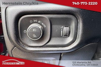 2020 RAM 1500 Big Horn Crew Cab 4x4 5'7' Box