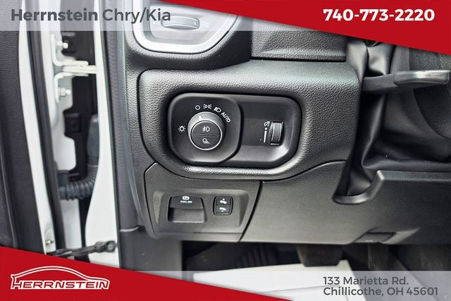2022 RAM 1500 Big Horn Crew Cab 4x4 5'7' Box