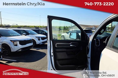 2023 RAM 1500 Big Horn Crew Cab 4x4 5'7' Box