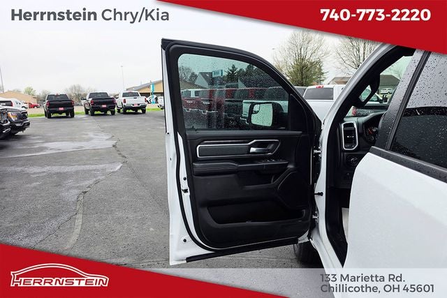 2022 RAM 1500 Big Horn Crew Cab 4x4 5'7' Box