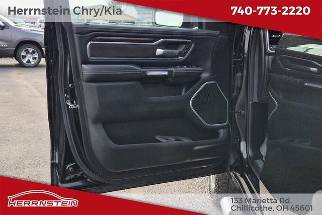 2022 RAM 1500 Laramie Crew Cab 4x4 5'7' Box