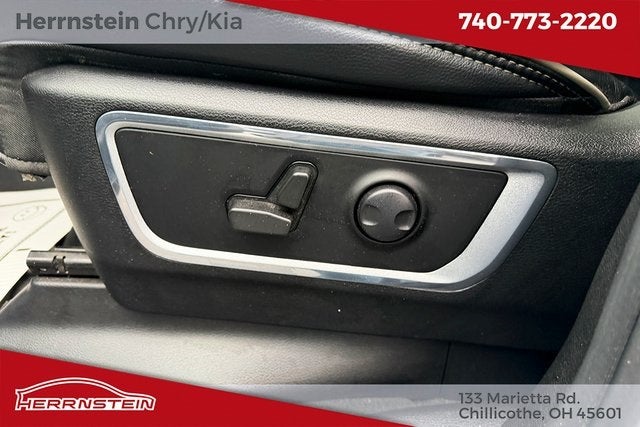 2022 RAM 1500 Laramie Crew Cab 4x4 5'7' Box