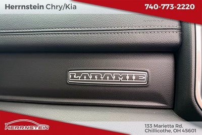2022 RAM 1500 Laramie Crew Cab 4x4 5'7' Box