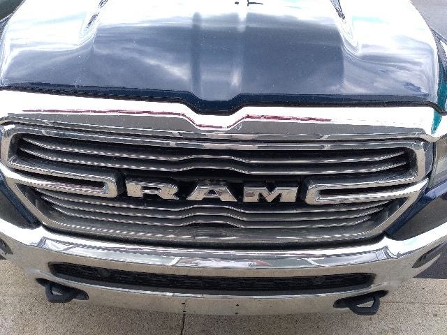 2019 RAM 1500 Laramie Crew Cab 4x4 6'4' Box
