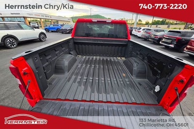 2023 Chevrolet Silverado 1500 4WD Crew Cab Short Bed Custom
