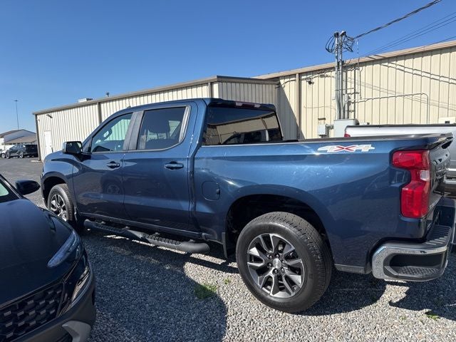 2022 Chevrolet Silverado 1500 4WD Crew Cab Short Bed LT with 2FL