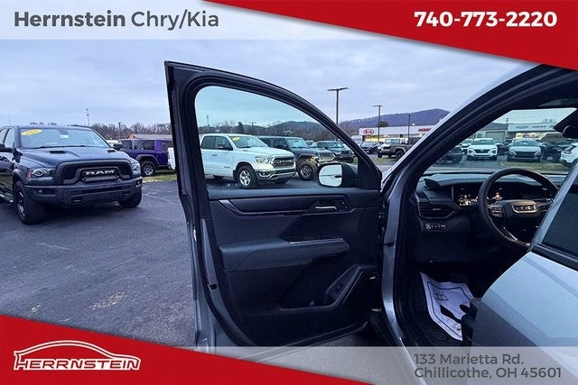 2025 GMC Acadia AWD AT4