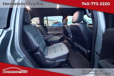 2025 GMC Acadia AWD AT4