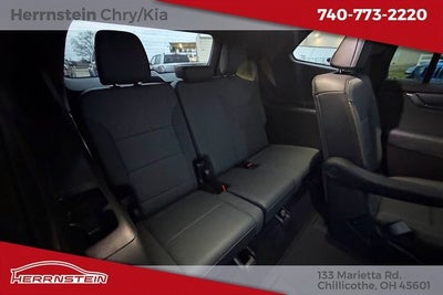 2025 GMC Acadia AWD AT4