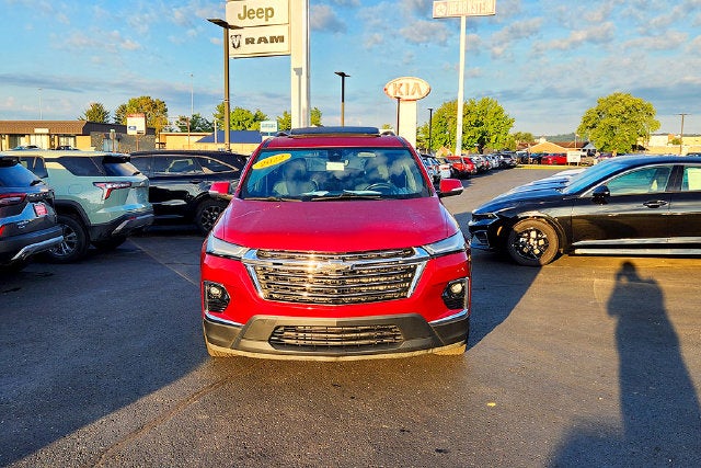 2022 Chevrolet Traverse LT Leather